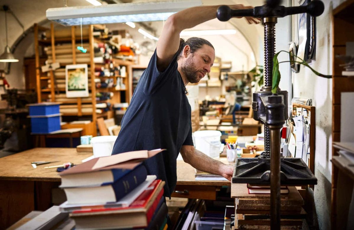 A forgotten profession. What exactly does a bookbinder do?